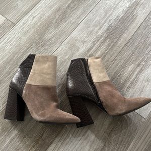 Chinese laundry three toned boots